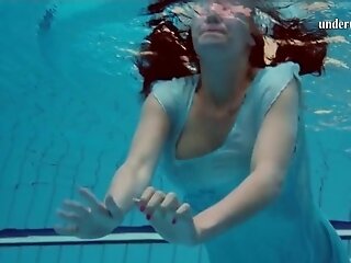 Femme's Swimming Pool Teenage (barely Legal+) Clip