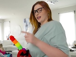 Haley Spades And Two Other Lezzy Damsels Playing With The Same Jizz-shotgun